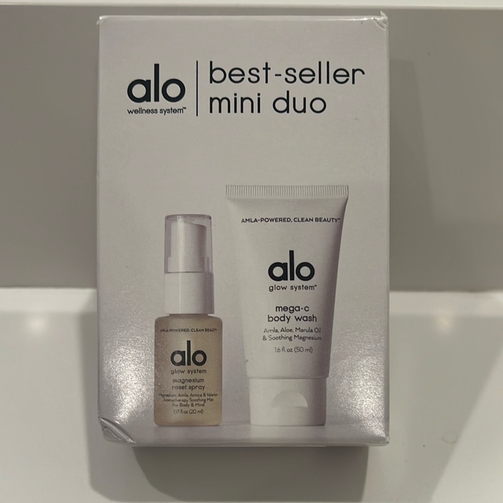 Brand New And Sealed! Travel Size of the best-seller mini duo!